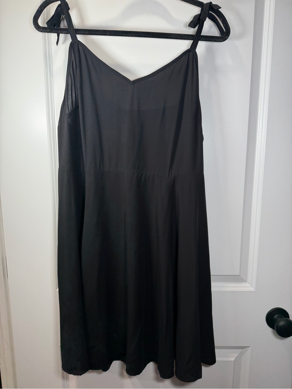 Gap Black Tie Strap Smocked Back Dress Size Large NWT